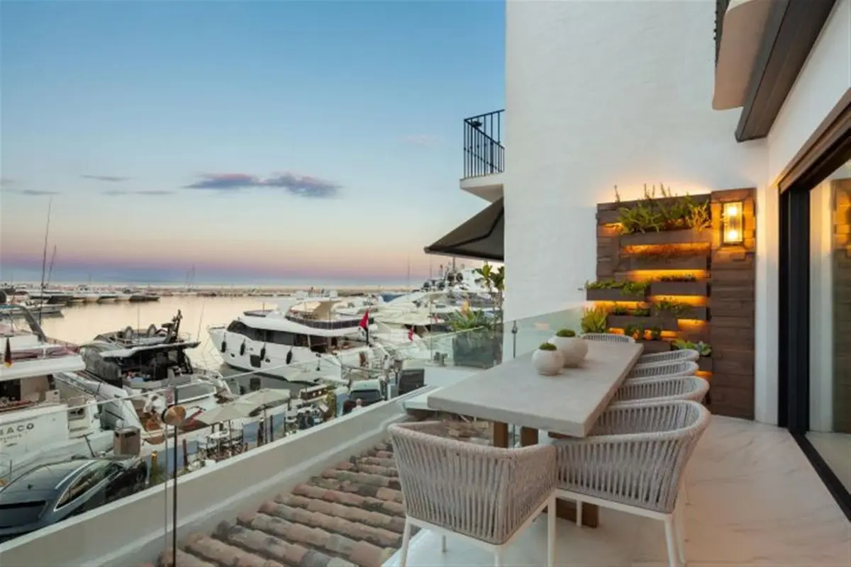 R4330501 - 3 Bedroom Apartment in Marbella, Malaga R4330501 - 3 Bedroom Apartment in Marbella, Malaga