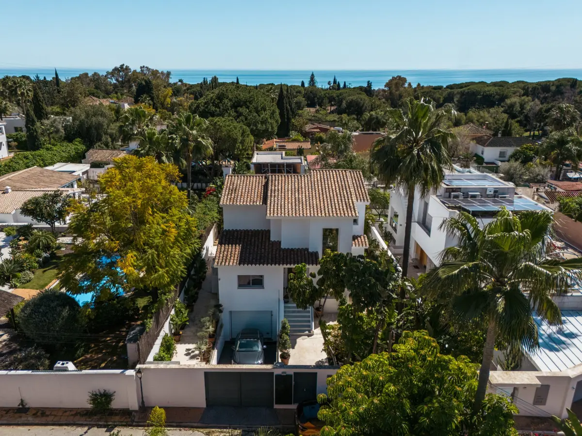 R4709050 - 4 Bedroom Villa in Marbella, Malaga R4709050 - 4 Bedroom Villa in Marbella, Malaga