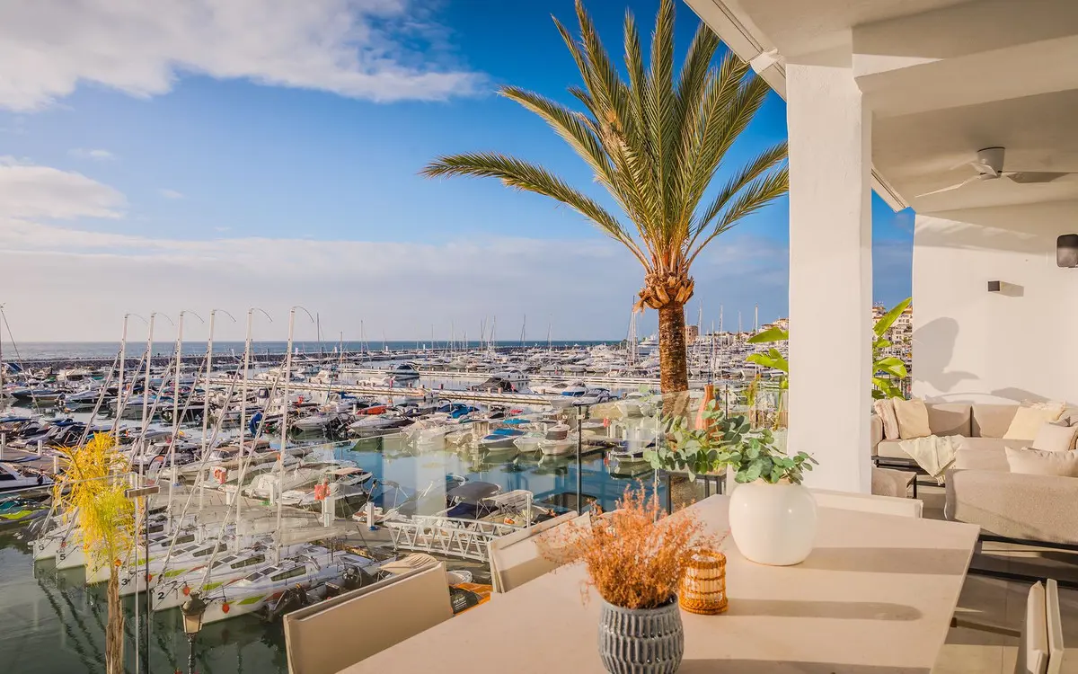R4639936 - 4 Bedroom Apartment in Marbella, Malaga R4639936 - 4 Bedroom Apartment in Marbella, Malaga