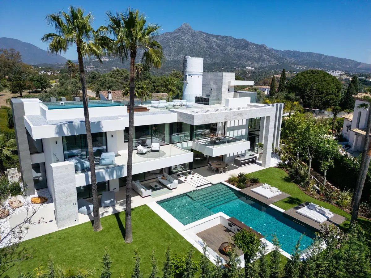 R4832032 - 6 Bedroom Villa in Marbella, Malaga R4832032 - 6 Bedroom Villa in Marbella, Malaga