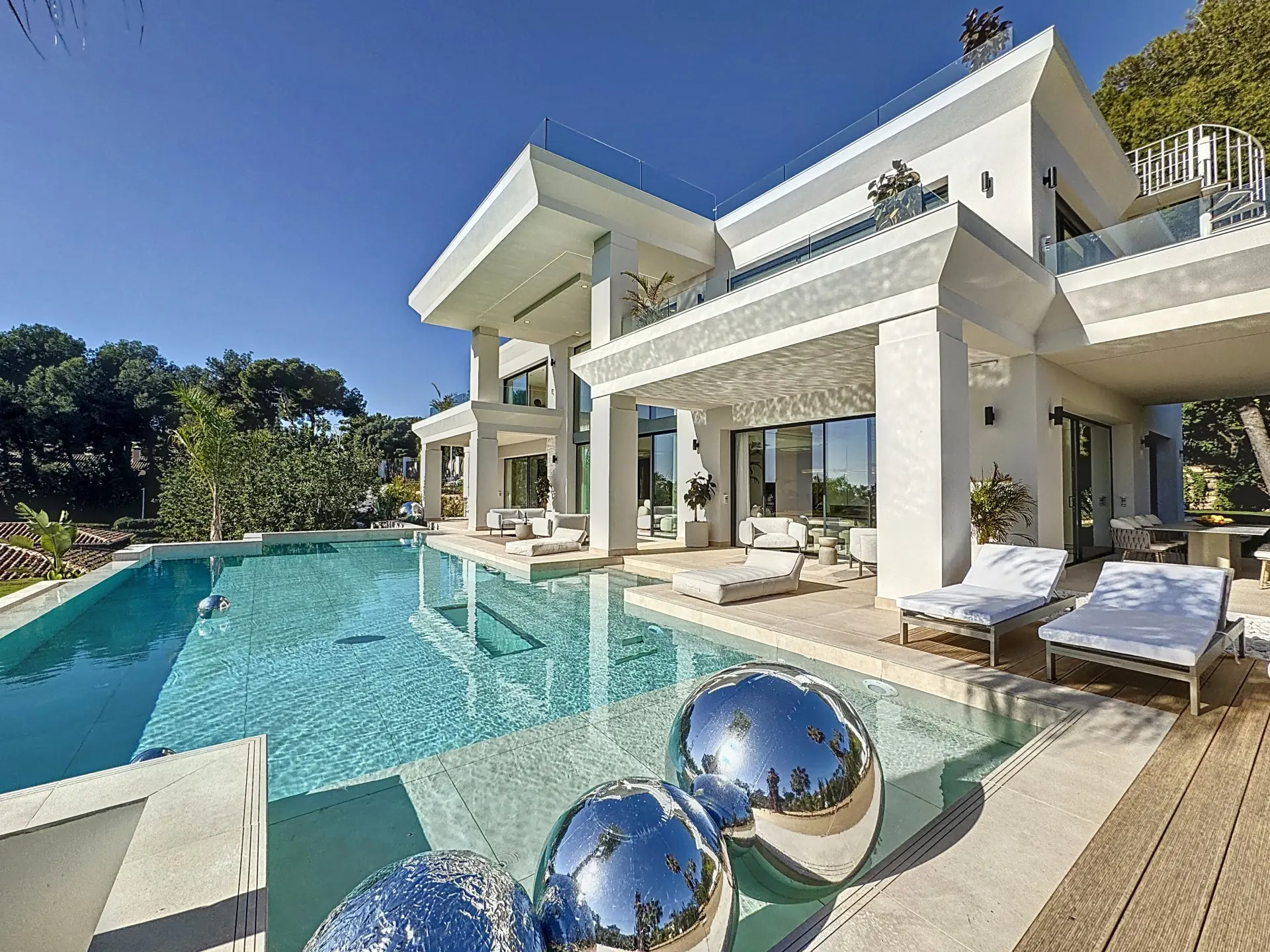 951-00001P - 7 Bedroom Villa in Marbella, Malaga 951-00001P - 7 Bedroom Villa in Marbella, Malaga