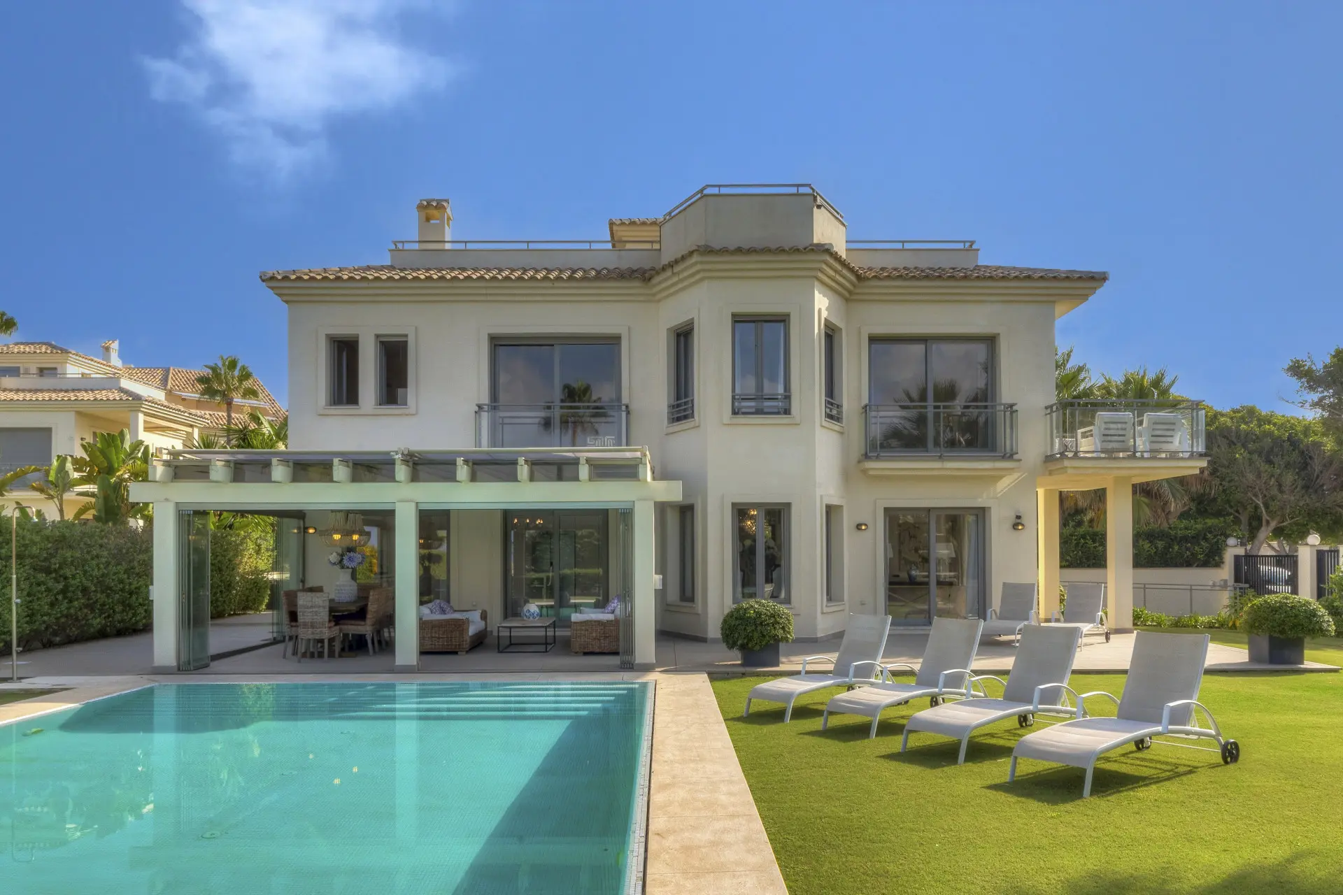 951-00054P - 5 Bedroom Villa in Marbella, Malaga 951-00054P - 5 Bedroom Villa in Marbella, Malaga