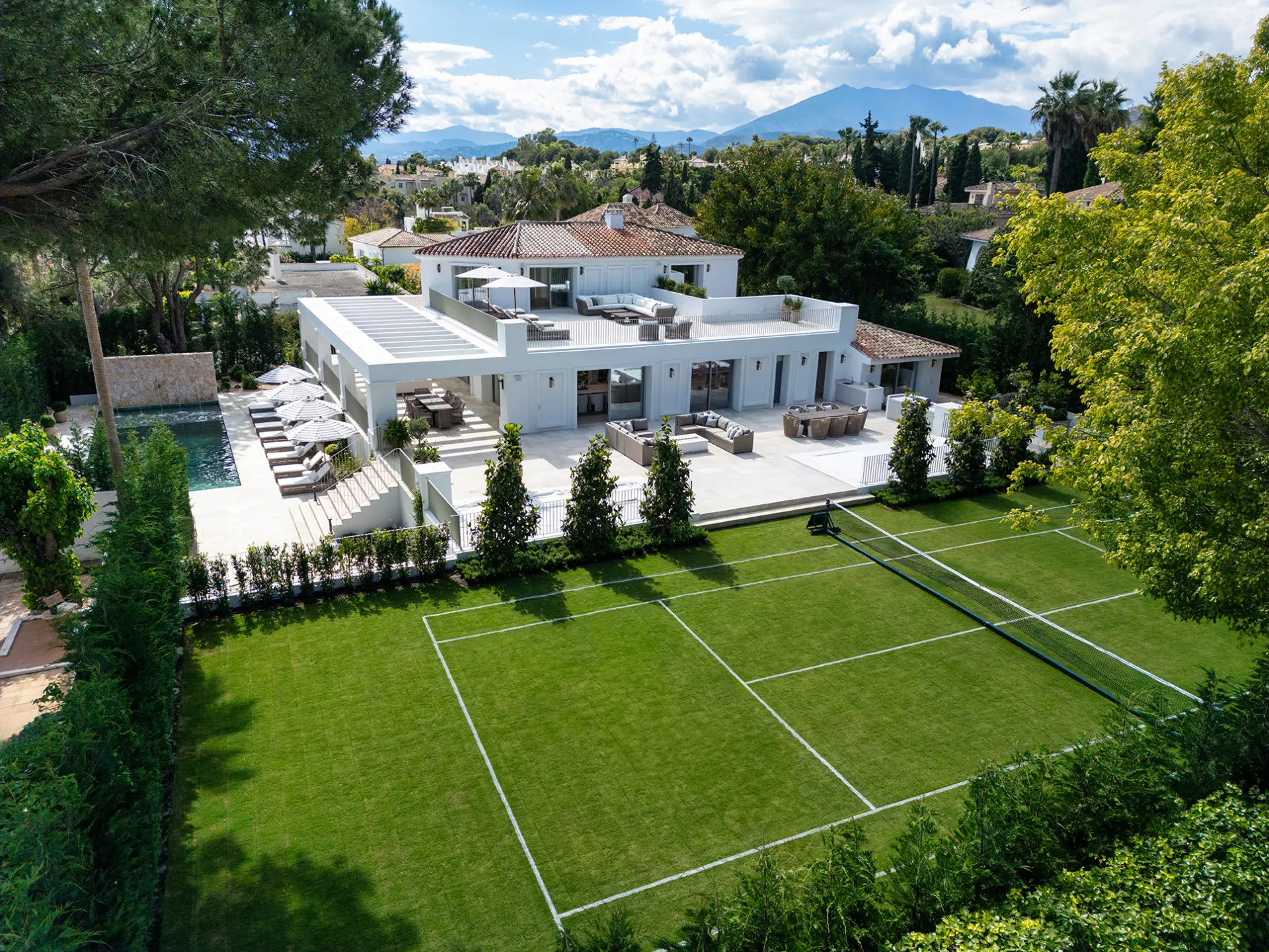 951-00188P - 6 Bedroom Villa in Marbella, Malaga 951-00188P - 6 Bedroom Villa in Marbella, Malaga