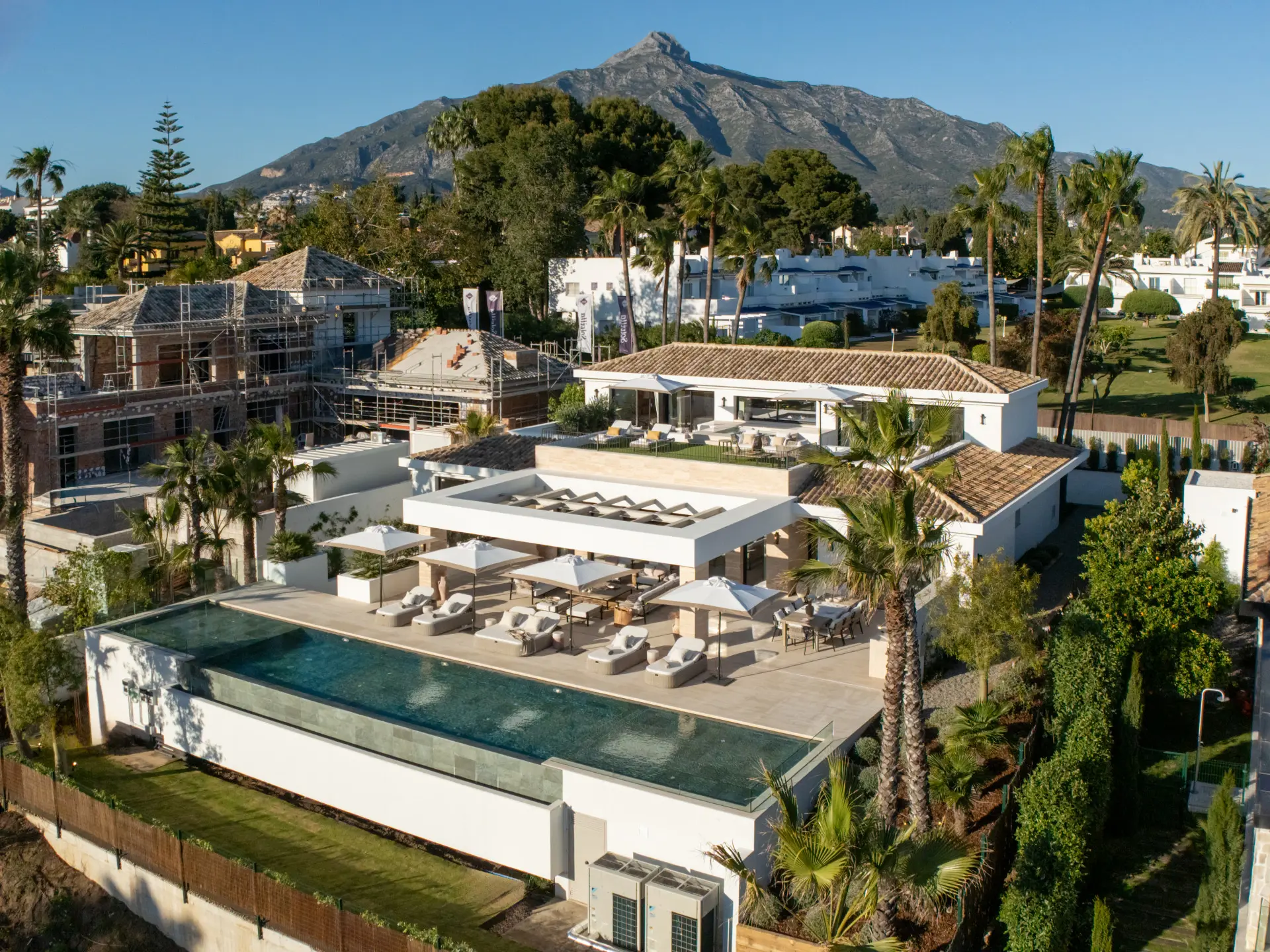 951-00182P - 6 Bedroom Villa in Marbella, Malaga 951-00182P - 6 Bedroom Villa in Marbella, Malaga