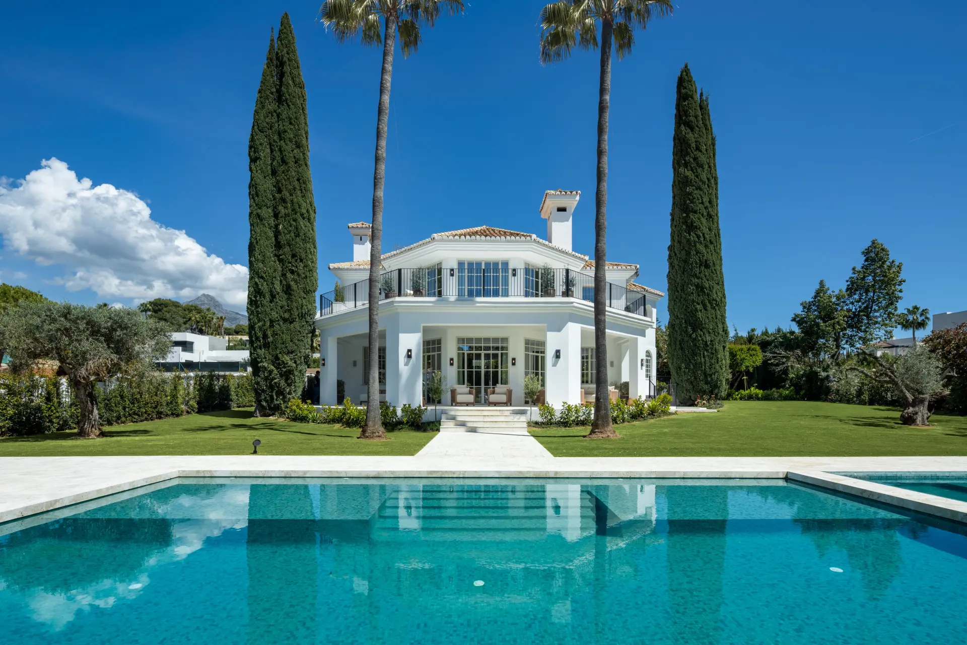 951-00184P - 5 Bedroom Villa in Marbella, Malaga 951-00184P - 5 Bedroom Villa in Marbella, Malaga