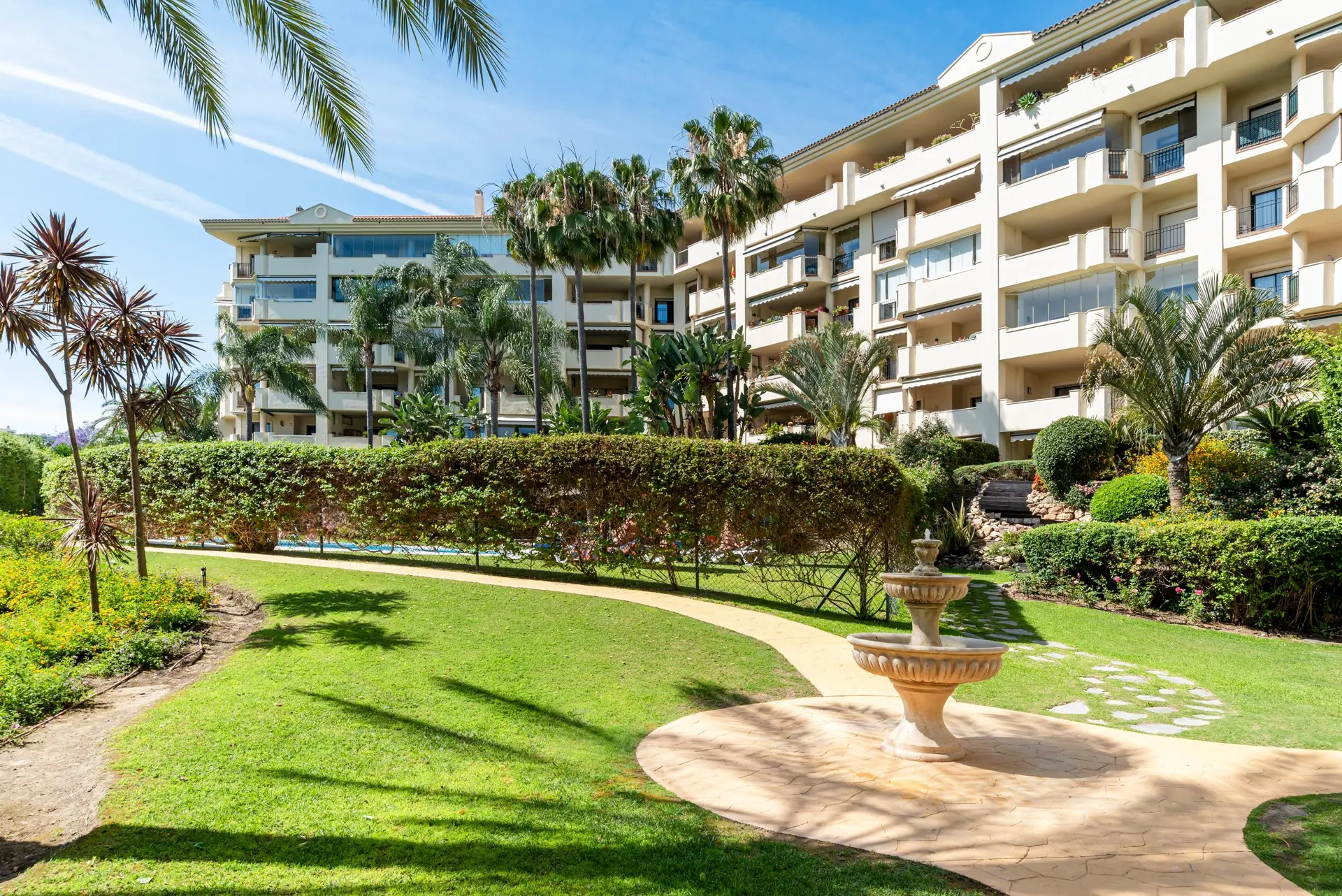 951-00152P - 2 Bedroom Apartment in San Pedro de Alcantara, Malaga 951-00152P - 2 Bedroom Apartment in San Pedro de Alcantara, Malaga